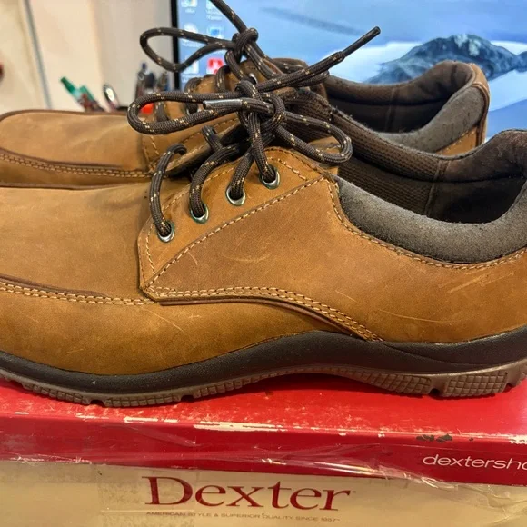 Dexter Tan and Red Shoe Box - Picture 5 of 9